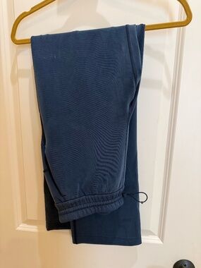 LULU LEMON SOFTSTREAM PANTS /JOGGERS